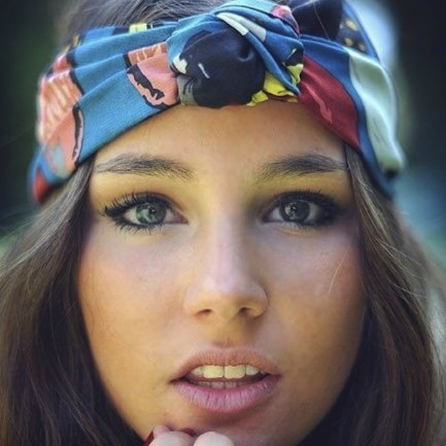 5+ 1 χτενίσματα για σένα που μακραίνεις τις αφέλειές σου